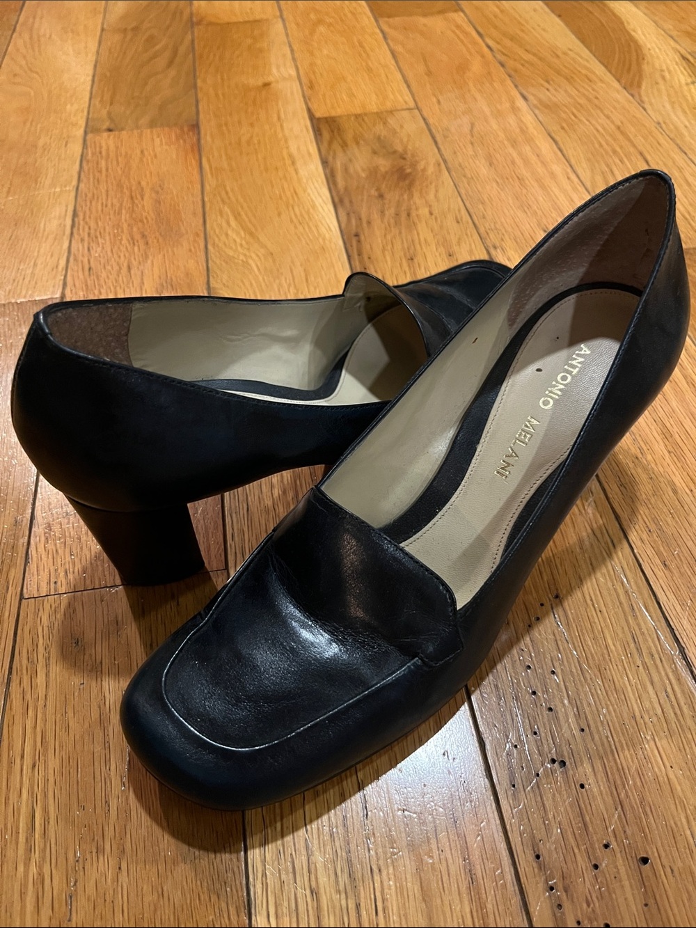 ANTONIO MELANI Navy Leather Round-Toe Block Heel Pumps